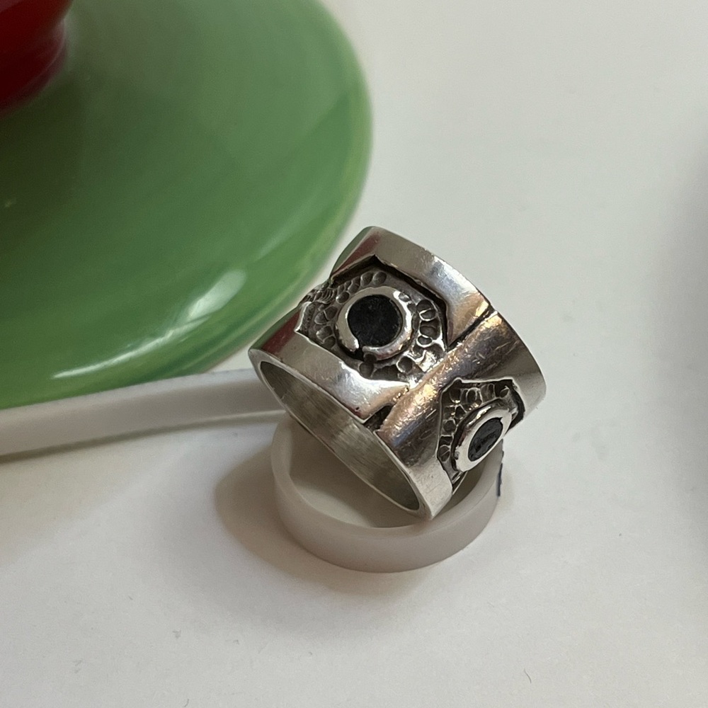 Sterling Silver and Onyx Women's Ring - Picture 7 of 9